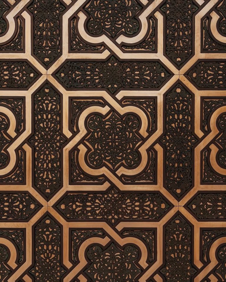 Private Transport in Morocco Moroccan zellige tile pattern detail – Merzouga