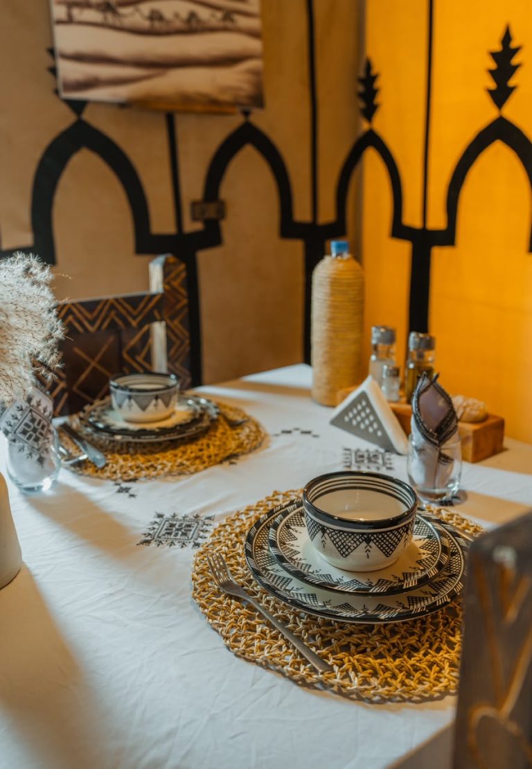 Moroccan dinner plates and tagine setting – Merzouga