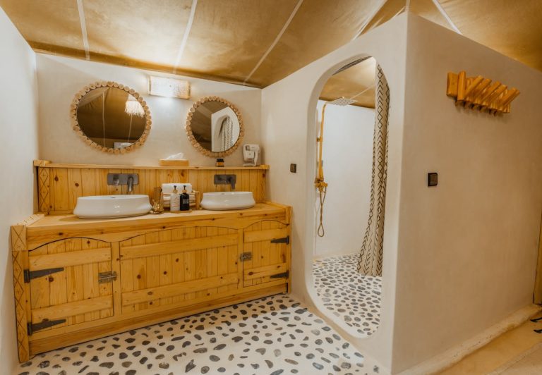 Private bathroom of a luxury desert camp suite – Merzouga